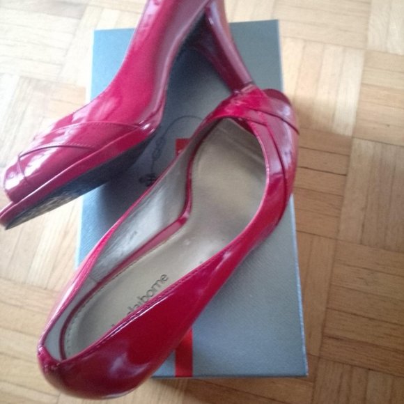 LIZ CLAIBORN HEELS - Picture 2 of 5